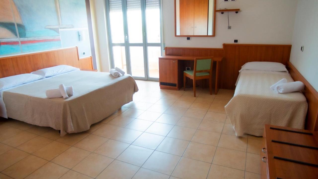 Hotel Royal Giulianova Esterno foto