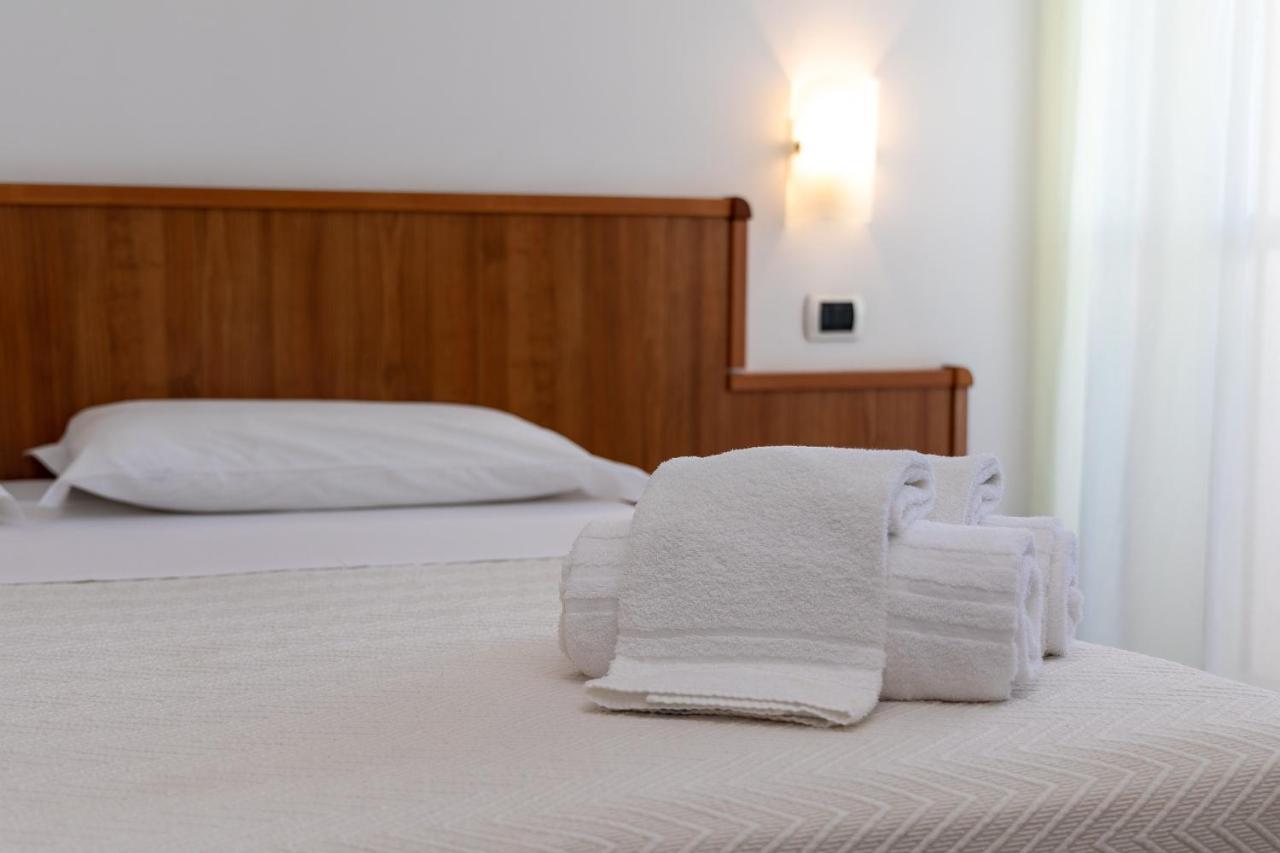 Hotel Royal Giulianova Esterno foto