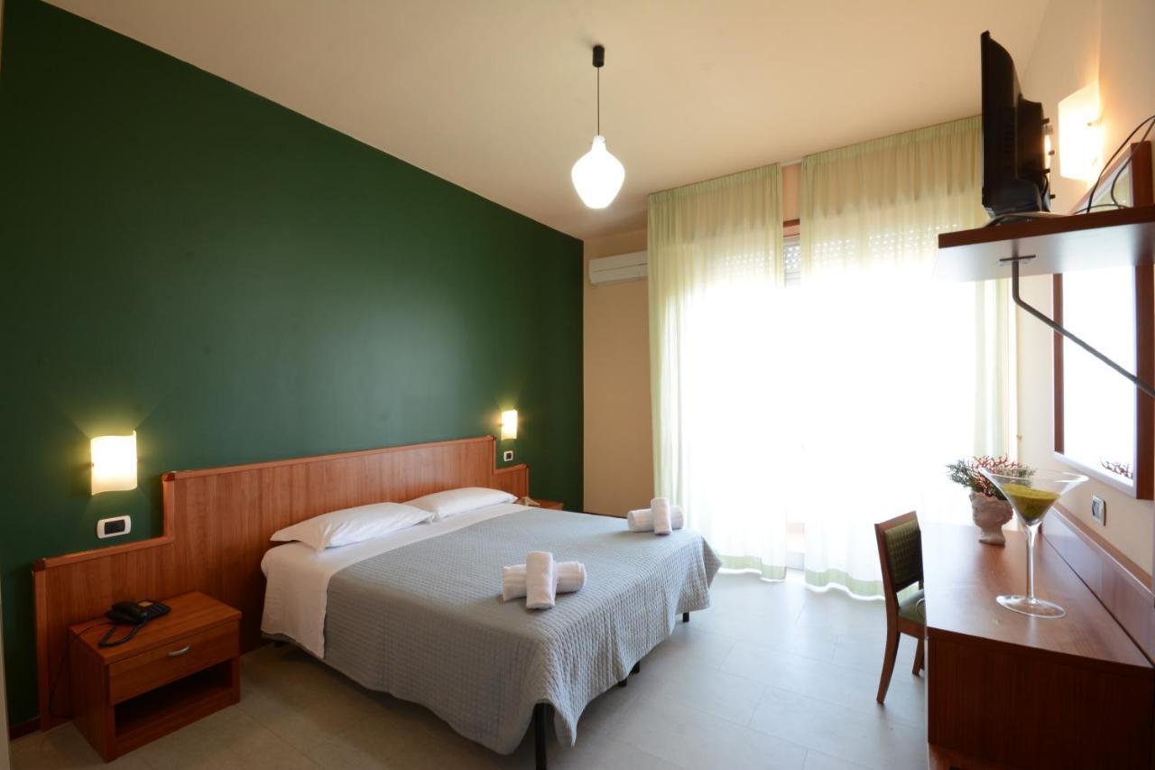 Hotel Royal Giulianova Esterno foto